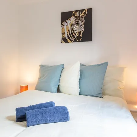 Cosy Cocoon - Fairytale Factory Apartment Bussy-Saint-Georges